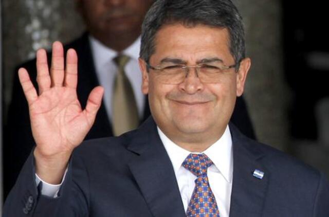 Hondūro prezidento rinkimų nugalėtoju paskelbtas Juanas Orlandas Hernandezas