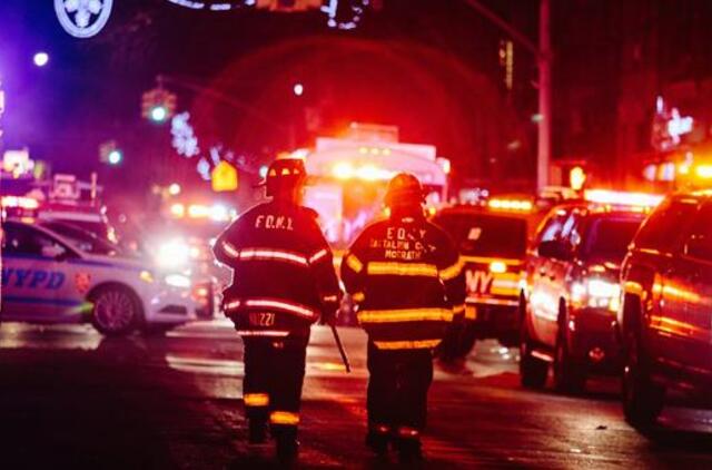 Niujorke per gaisrą gyvenamajame name žuvo mažiausiai 12 žmonių