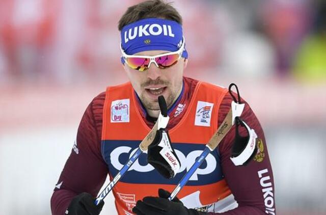 Prestižinės „Tour de Ski“ slidinėjimo varžybos prasidėjo ruso ir šveicarės pergalėmis