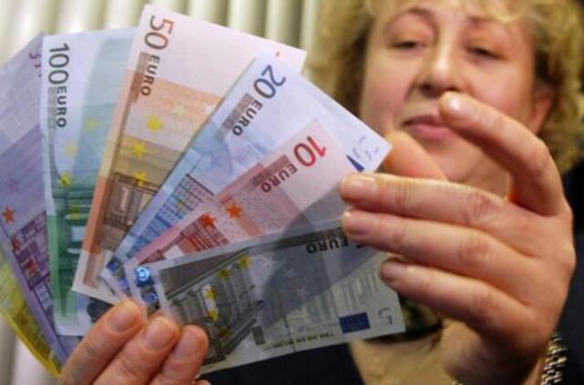 Prieš šventes į Lietuvą – pinigų upės