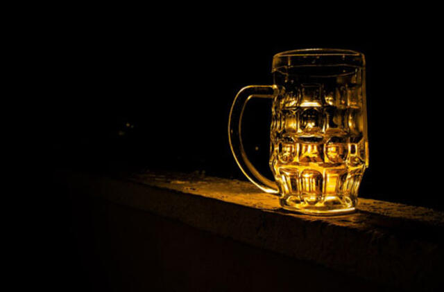 Alkoholio ribojimai 19-mečiams ne problema: vis tiek kas nors nuperka