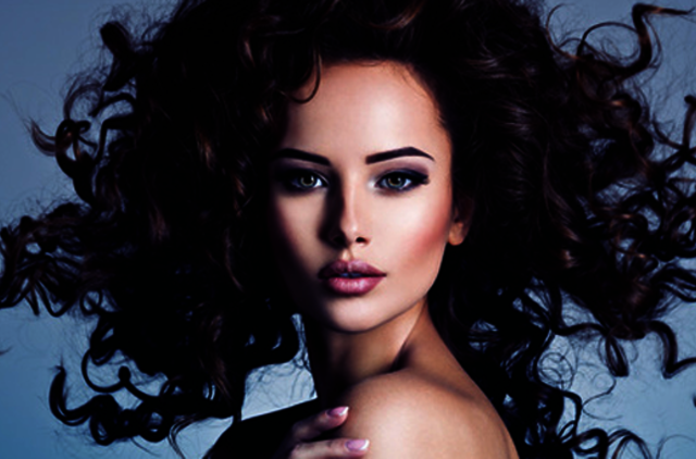 Dažant plaukus gali būti sukurta tobulų plaukų iliuzija