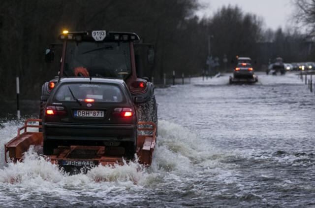 Kelyje į Rusnę - 30 cm vandens