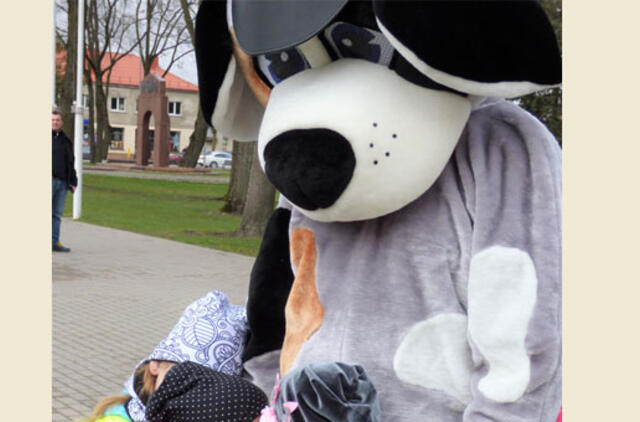 Keturmetis nuo šiol pareigūnus vadins draugais