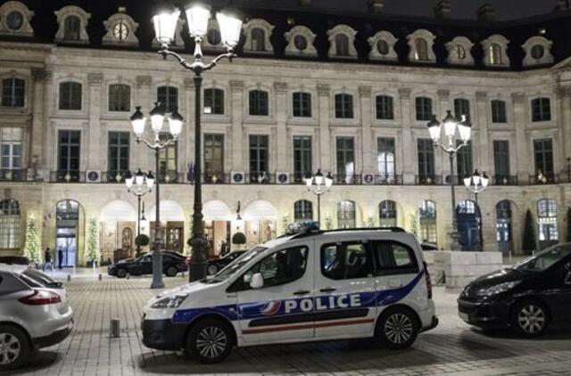 Nusikaltėliai iš juvelyrikos parduotuvės Paryžiuje pagrobė 4,5 milijono eurų vertės brangenybių