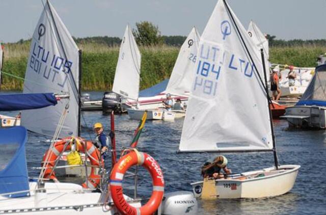Buriavimo mokyklos perspektyvos tebeskendi rūke