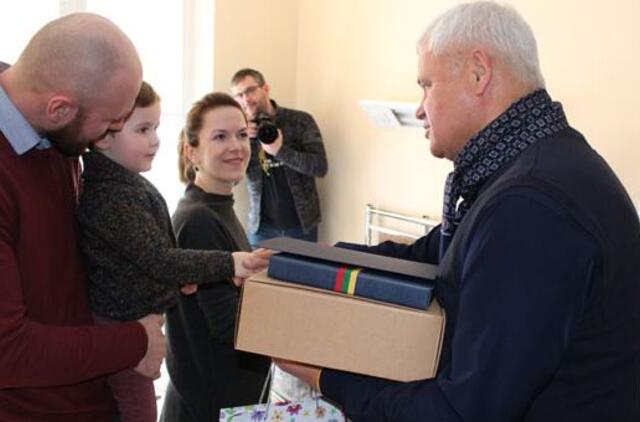 Devyni Šimtmečio vaikai sulaukė dovanų