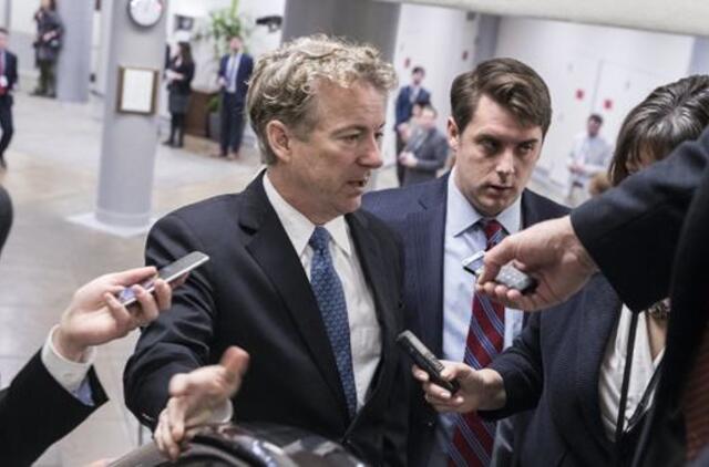 Kongresui laiku nepatvirtinus biudžeto, JAV vyriausybė vėl priversta užsidaryti