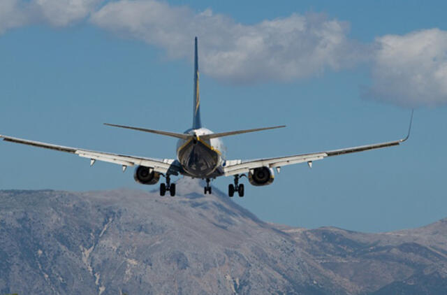 Pamaskvėje nukrito lėktuvas, visi keleiviai žuvo