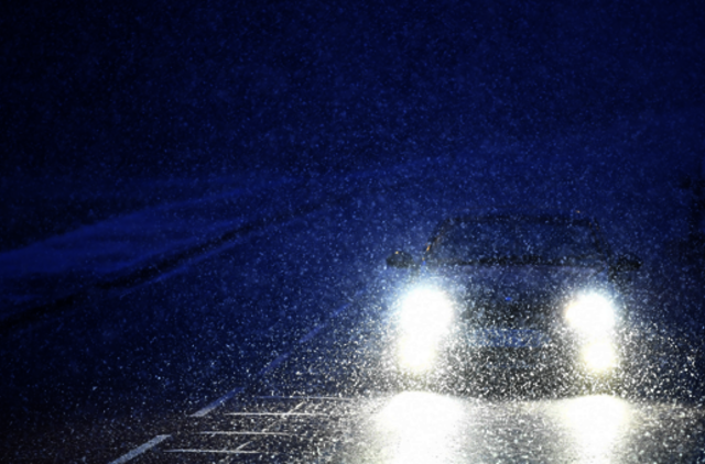 Sniegas ir šaltis sutrikdė eismą Didžiojoje Britanijoje ir Airijoje