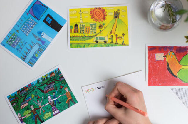 Lietuvos paštas dovanoja moksleivių kurtus atvirlaiškius