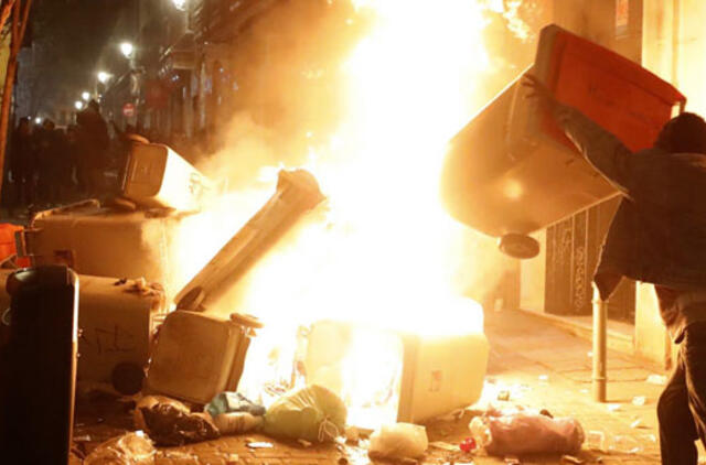 Madride vyko riaušės dėl gatvės prekeivio migranto mirties