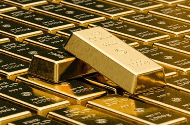 Rusų lėktuvas kildamas pametė tris tonas aukso