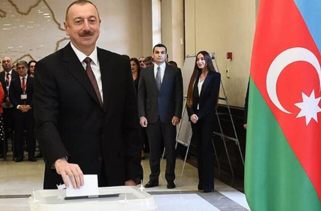 Azerbaidžano prezidentas Ilhamas Alijevas perrinktas ketvirtai kadencijai