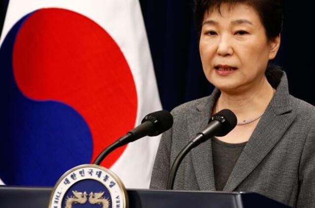 Buvusi Pietų Korėjos prezidentė Park Geun-hye nuteista kalėti 24 metus