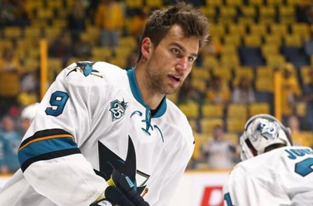 Lietuvos ledo ritulio žvaigždė D. Zubrus: mūsų stiprybė - greitis, o D. Kasparaitį pastumsime