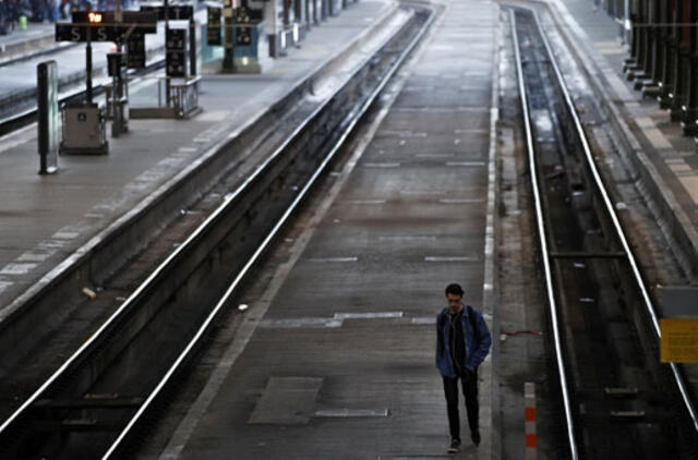 Prancūzijos geležinkelio darbuotojai pradeda trijų mėnesių streikų seriją