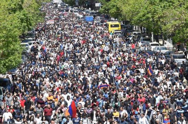 Valdančioji Armėnijos partija nekels savo kandidato į premjerus