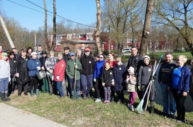 Valdininkų pamiršto Bachmano dvaro parką sutvarkė vietos gyventojai