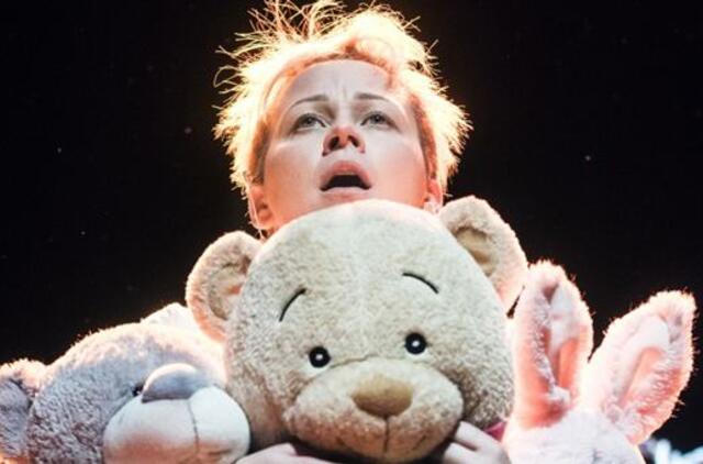 Komediją apie motinystę pristatanti aktorė Gintarė Latvėnaitė: „Svarbiausia – mokėti pasijuokti iš savęs“