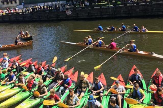 Vandens sporto šakų festivalyje - masė dalyvių ir žiūrovų