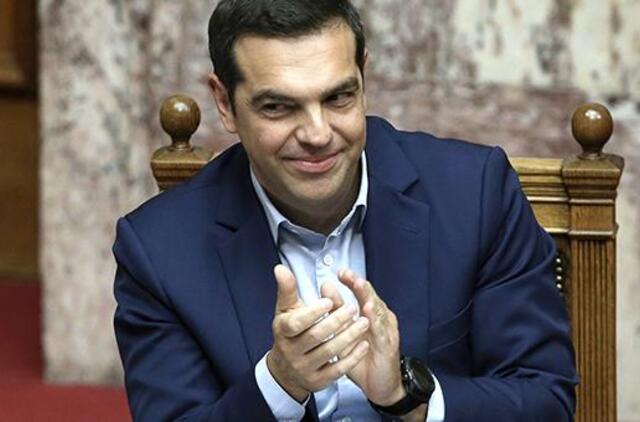 Graikijos premjeras parlamente atlaikė balsavimą dėl nepasitikėjimo