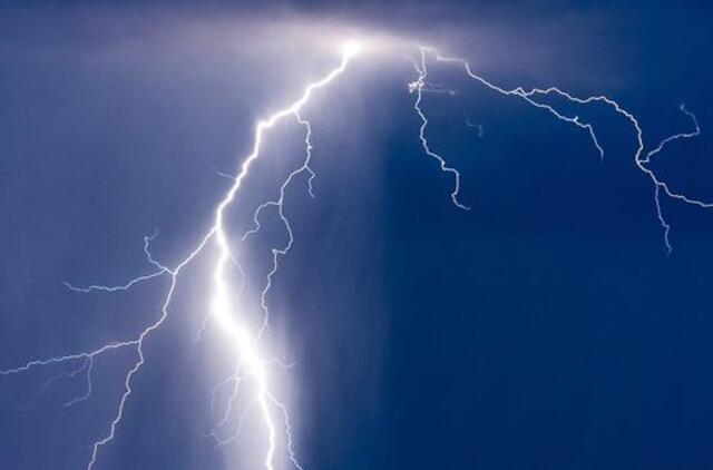 Indijoje audra nusinešė 30 žmonių gyvybių