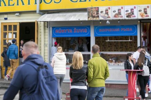 Joninės Palangoje: žmonės traukė į parduotuves