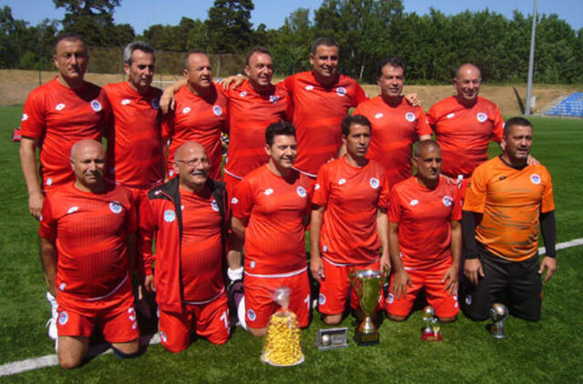 Karšta Klaipėdos saulė šypsojosi turkams ir "Atlantui"