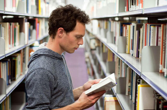 Naujos programos pedagogams rengti – dar neakredituotos, sako VDU rektorius