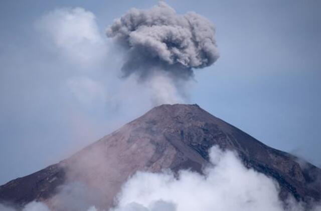 Per ugnikalnio išsiveržimą Gvatemaloje žuvusių žmonių skaičius išaugo iki mažiausiai 99