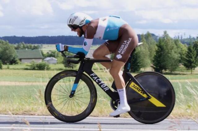 Šalies dviračių plento čempionate – D.Tušlaitės ir G.Bagdono pergalės