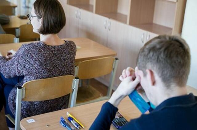 Specialistai: matematikos egzaminą reikia anuliuoti