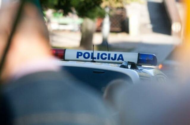 Sunkiasvorė transporto priemonė kliudė dviratininkus, vienas neišgyveno