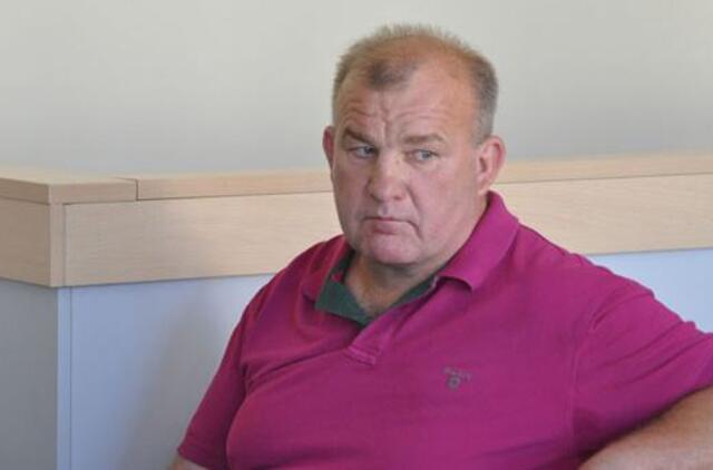 Vergovė vištų fabrike: be algos, maisto ir poilsio