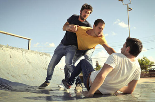 Pirkėjai sumušė savo motociklą pardavinėjantį vyrą