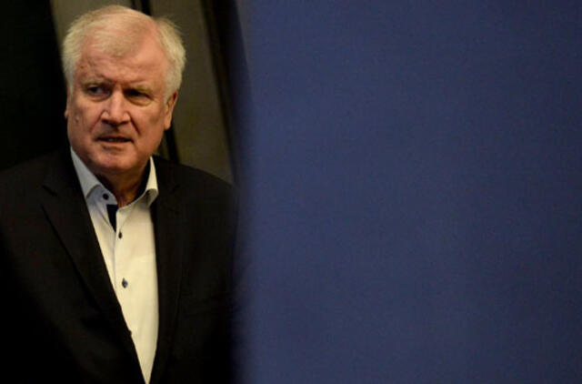 Vokietijos vidaus reikalų ministras siūlosi atsistatydinti