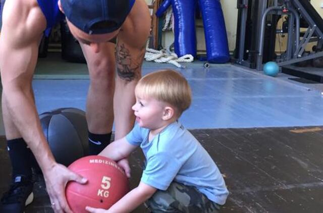 Amžinas galvosūkis tėvams: kaip ugdyti vaikus, kad jie tinkamai maitintųsi ir sportuotų?