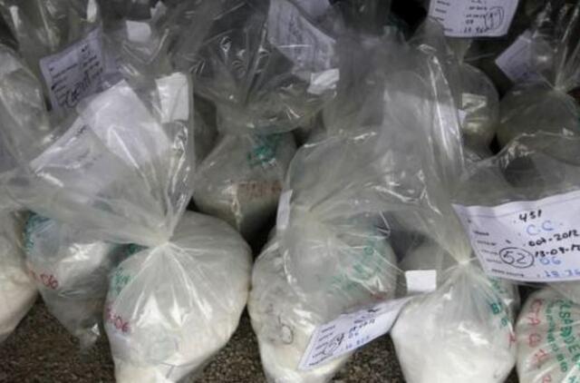 Argentinoje sudeginti 389 kilogramai kokaino, rasto Rusijos ambasadoje