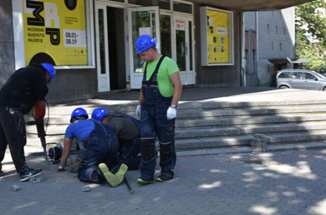 Dėl teatro rekonstrukcijos - gyventojų nepasitenkinimas