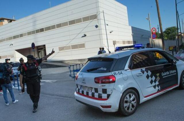 Katalonijos policija nušovė peiliu ginkluotą vyrą
