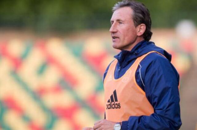 Treneris A.Briaunys palieka skęstantį „Atlantą“