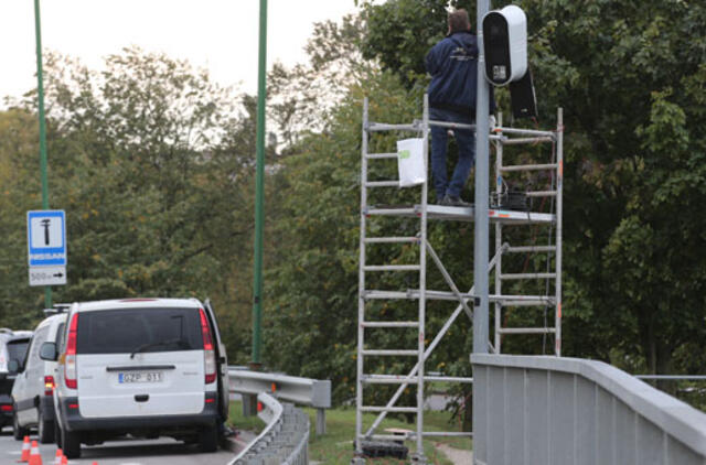 Ant Mokyklos g. viaduko jau dygsta išmanusis matuoklis