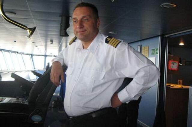 Ar laivo kapitonas gali tuokti žmones laive?