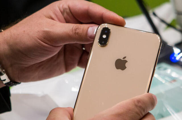 Prasidėjo prekyba naujaisiais „iPhone“