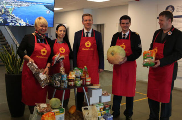 Uosto direkcijos darbuotojai dalijosi rudens gėrybėmis