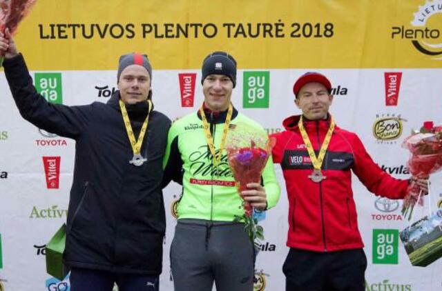 Klaipėdiečiai pergalingai baigė dviračių plento sezoną