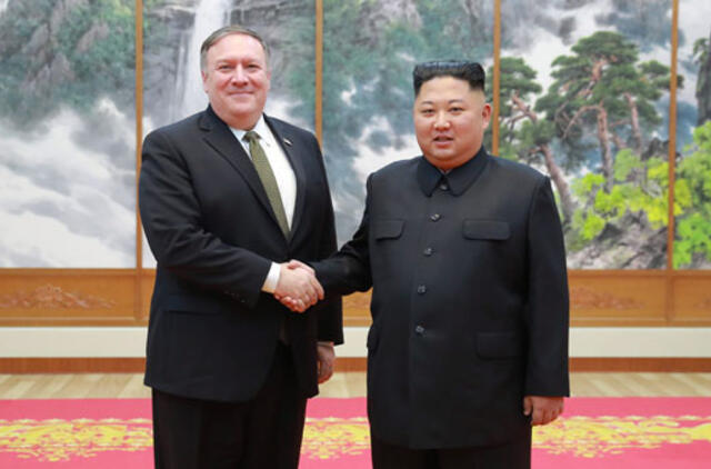 Šiaurės Korėja žada įsileisti tarptautinius inspektorius