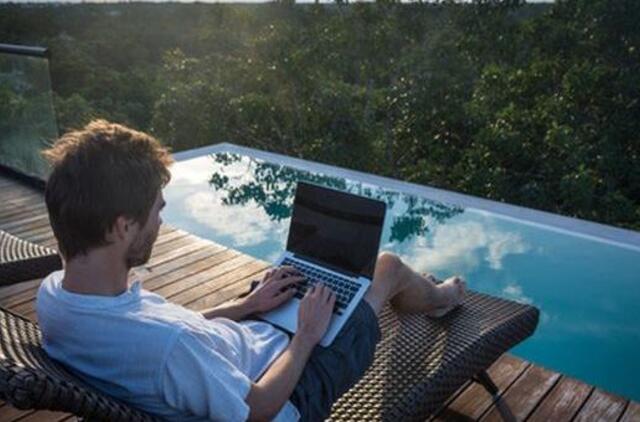 6 patarimai, kaip išsirinkti kelionėms pritaikytą nešiojamą kompiuterį