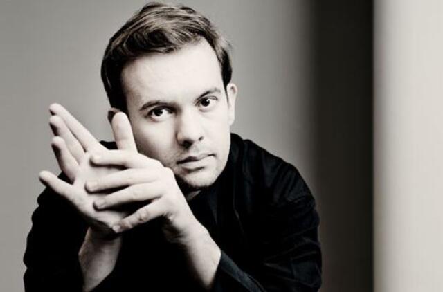 Į Lietuvą atvykstantis pianistas E. Božanovas tiki muzikos magiška galia